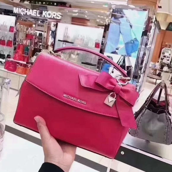 Michael Kors Ultra Pink Leather Sm Ava Top Crossbody Bag and Wallet - Picture 2 of 8